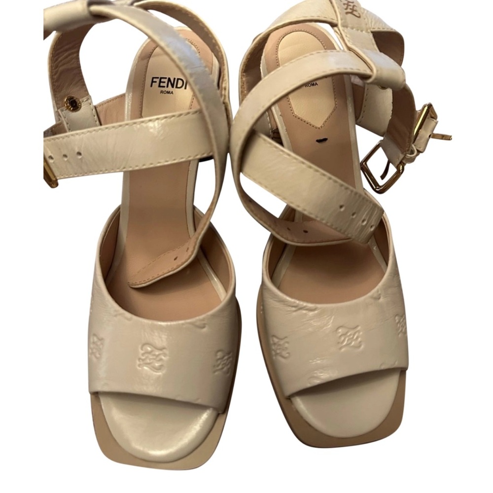 Fendi Cream Sandals size 36 or US 5.5-6 brand new wo tags